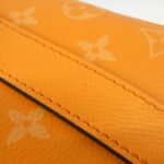 Louis Vuitton Taiga Lama Key Pouch Bandoulière 25cm M31044 Boston Bag - Image 6