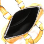 Louis Vuitton Taiga Lama Key Pouch Bandoulière 25cm M31044 Boston Bag - Image 9