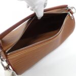 Louis Vuitton Epi XL Soft Pochette M23092 Shoulder Bag - Image 9