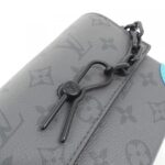 Louis Vuitton Monogram Eclipse Reverse Steamer Wearable Wallet M11496 Shoulder Bag - Image 6