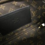 Louis Vuitton Utility Crossbody M80450 Shoulder Bag - Image 7