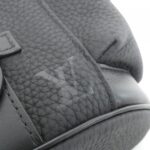 Louis Vuitton Taurillon Christopher XS M58495 Shoulder Bag - Image 5