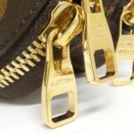 Louis Vuitton Monogram Utility Crossbody Shoulder Bag M80446 - Image 4