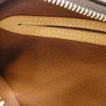 Louis Vuitton Monogram Blois M51221 Shoulder Bag - Image 6