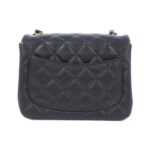 Chanel_35200_Shoulder_Bag_2