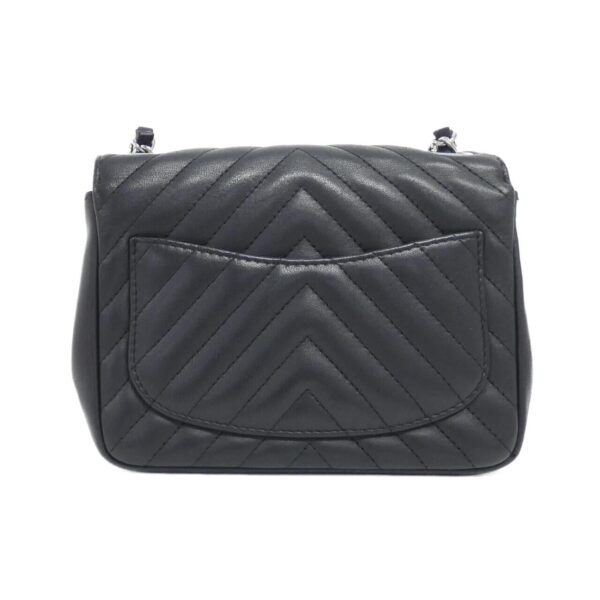 Chanel_35200_Shoulder_Bag_2