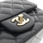 Chanel_35200_Shoulder_Bag_4