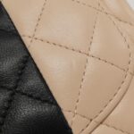 Chanel_35200_Shoulder_Bag_6