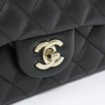 Chanel_69900_Shoulder_Bag_4