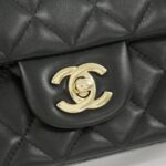 Chanel_69900_Shoulder_Bag_6