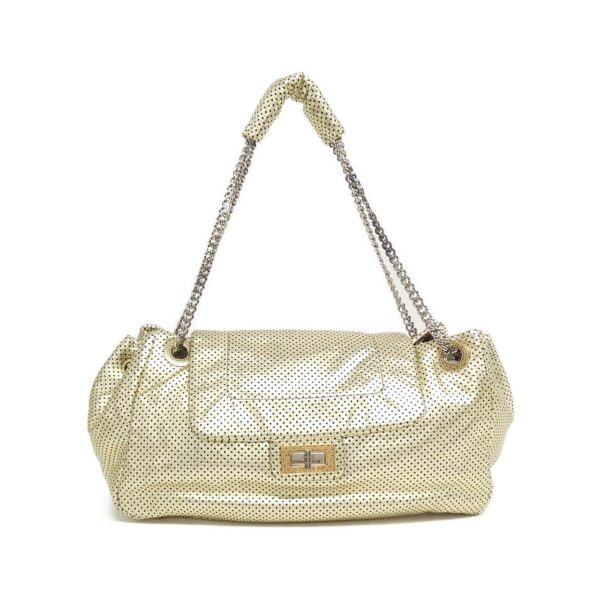 Chanel_Shoulder_Bag_1