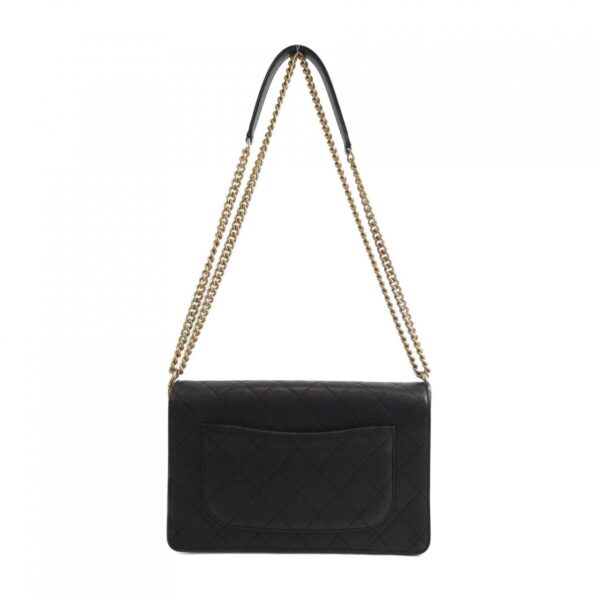 Chanel_Shoulder_Bag_2