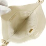 Chanel_Shoulder_Bag_9