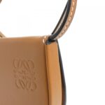 Loewe_Heel_Pouch_Small_109_54_T14_Shoulder_Bag_4