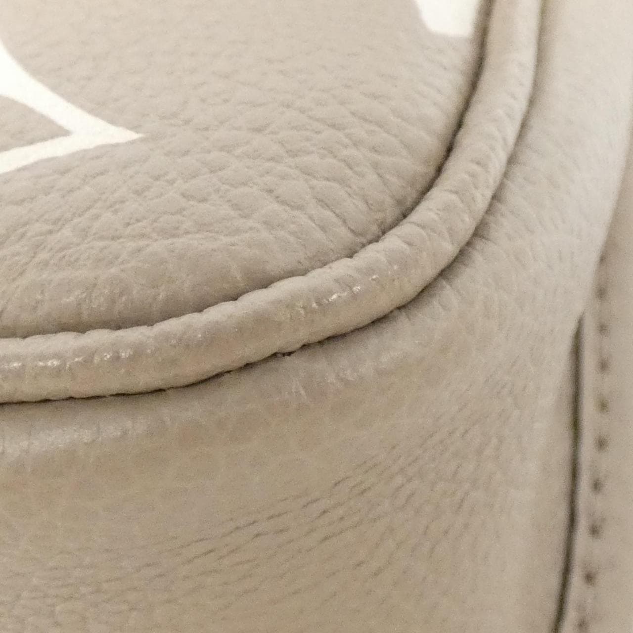 Louis_Vuitton_Bicolor_Monogram_Empreinte_Nano_Diane_M83300_Shoulder_Bag_3