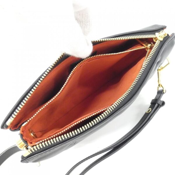 Louis_Vuitton_Coussin_BB_M20574_Shoulder_Bag_5