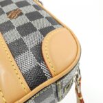 Louis_Vuitton_Damier_Azur_Vertical_Zippe_Wallet_N60273_Bag_3