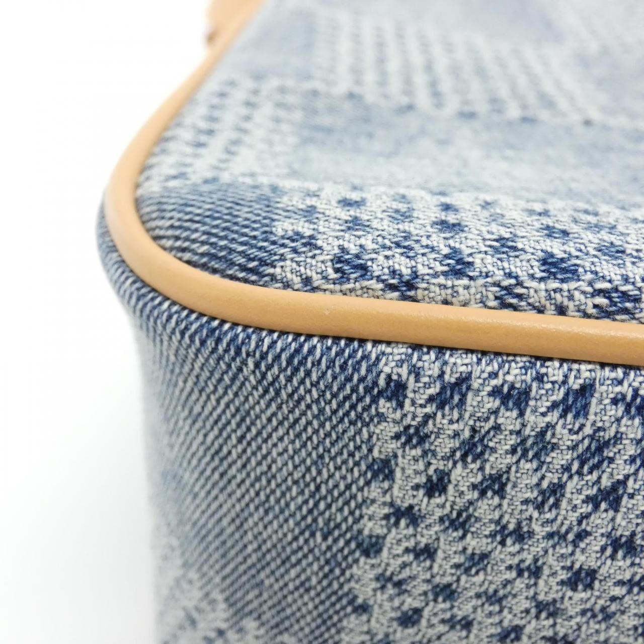 Louis_Vuitton_Damier_Denim_3D_Chess_Messenger_N40706_Shoulder_Bag_3
