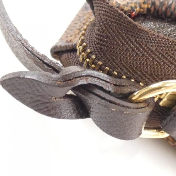 Louis_Vuitton_Damier_Ebene_Trouse_Makeup_N51982_Accessory_Pouch_5