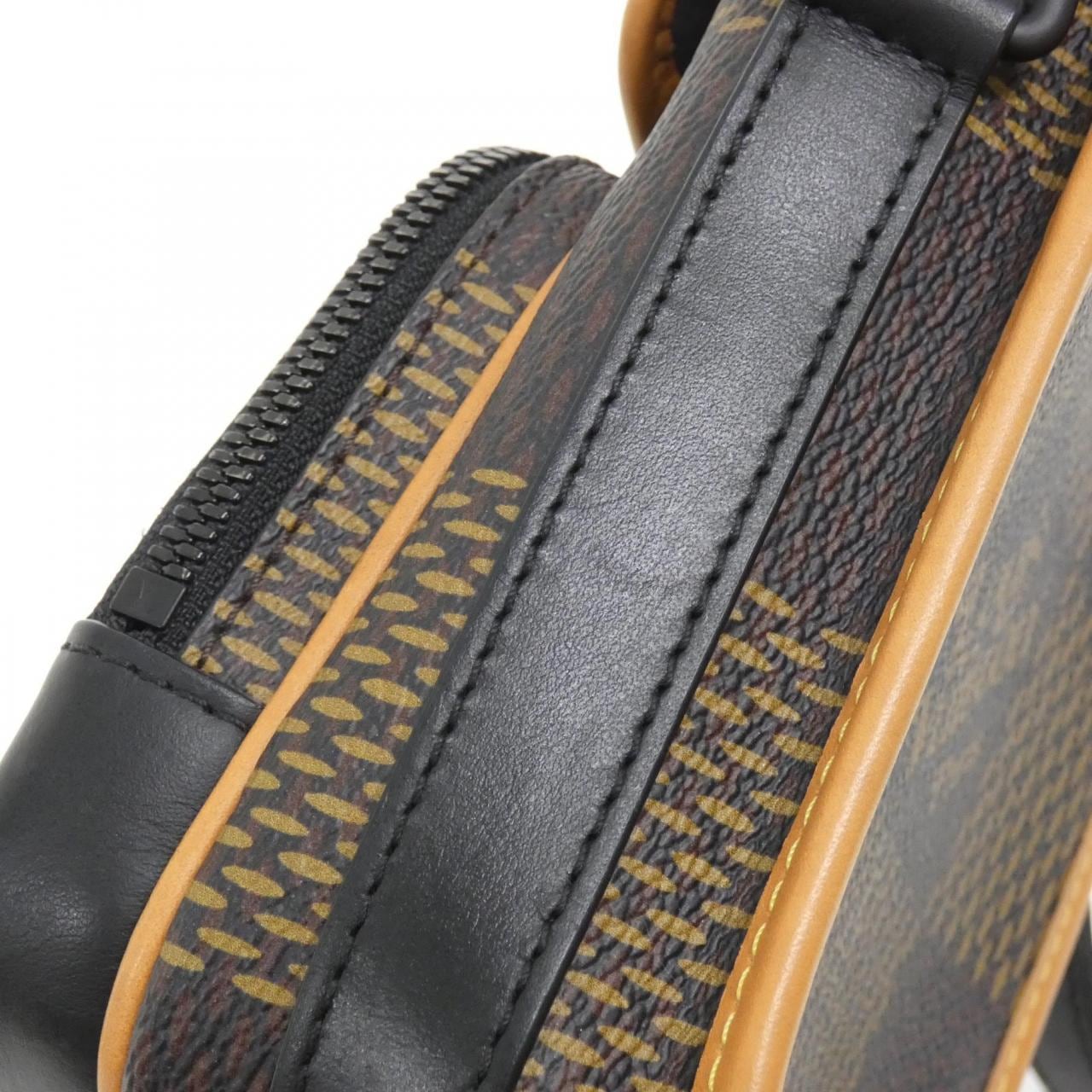 Louis_Vuitton_Damier_Giant_LV_Squared_Amazon_Messenger_N40357_Shoulder_Bag_6