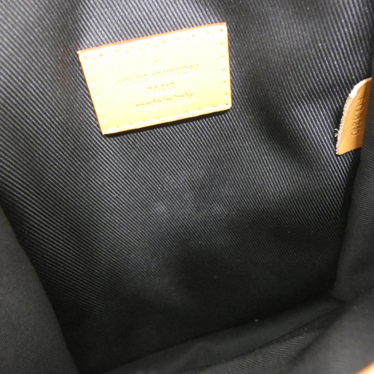 Louis_Vuitton_Damier_Giant_LV_Squared_Amazon_Messenger_N40357_Shoulder_Bag_9