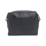 Louis_Vuitton_Damier_Graphite_Dayton_MM_N41409_Shoulder_Bag_2