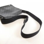 Louis_Vuitton_Damier_Graphite_District_PM_N41028_Shoulder_Bag_5