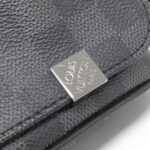 Louis_Vuitton_Damier_Graphite_District_PM_N41028_Shoulder_Bag_5