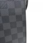 Louis_Vuitton_Damier_Graphite_Pochette_Voyage_MM_N41696_Bag_4