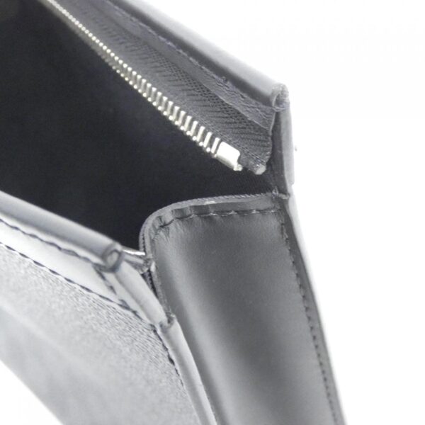 Louis_Vuitton_Damier_Graphite_Pochette_Voyage_MM_N41696_Bag_5