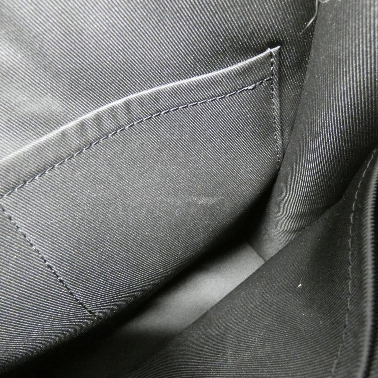 Louis_Vuitton_Damier_Graphite_Stamp_Sac_Plat_Messenger_N45276_Bag_9