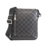 Louis_Vuitton_Damier_Infini_Discovery_Messenger_PPM_N40122_Shoulder_Bag_1