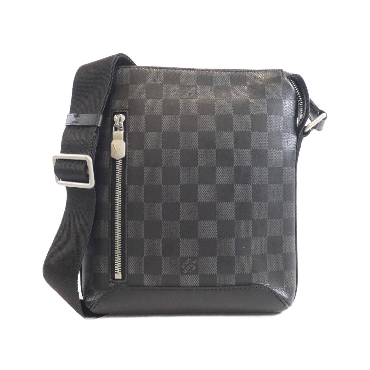 Louis_Vuitton_Damier_Infini_Discovery_Messenger_PPM_N40122_Shoulder_Bag_1