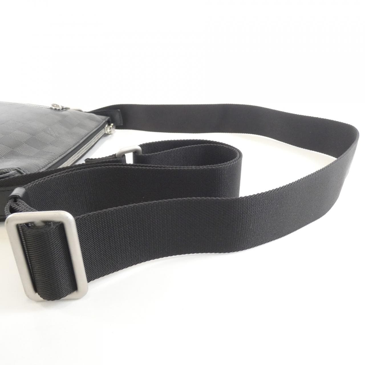 Louis_Vuitton_Damier_Infini_Discovery_Messenger_PPM_N40122_Shoulder_Bag_7