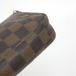 Louis_Vuitton_Damier_Pochette_Accessoires_N51985_Accessory_Pouch_2