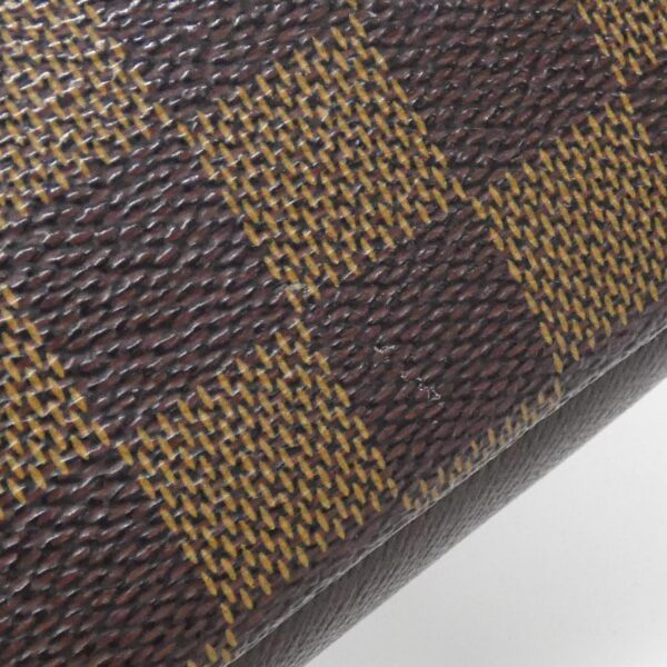 Louis_Vuitton_Damier_Trouss_Makeup_Pouch_N51982_3