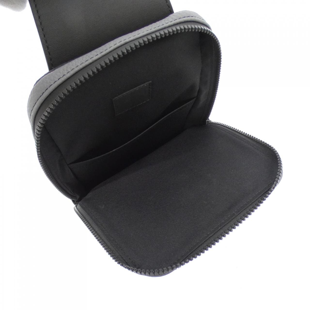 Louis_Vuitton_Daybreak_Taiga_Monogram_Avenue_Sling_Bag_M59926_Shoulder_Bag_9