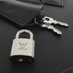 Louis_Vuitton_Epi_Alma_BB_M40862_Bag_5