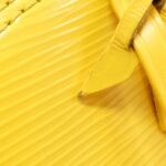 Louis_Vuitton_Epi_Alma_PM_M40619_Bag_4