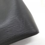 Louis_Vuitton_Epi_Neo_Noé_BB_M52853_Shoulder_Bag_5