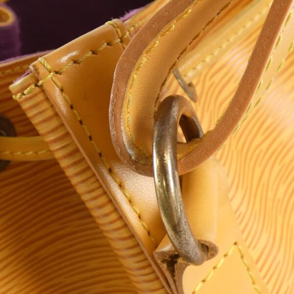 Louis_Vuitton_Epi_Petit_Noé_M44109_Shoulder_Bag_5