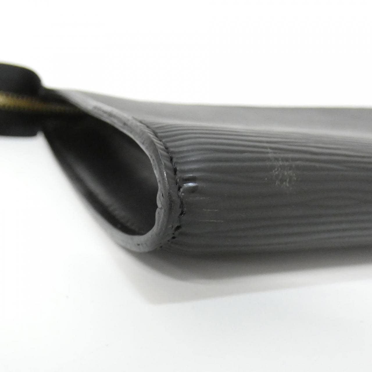 Louis_Vuitton_Epi_Pochette_Accessoires_24cm_M52942_Accessory_Pouch_3