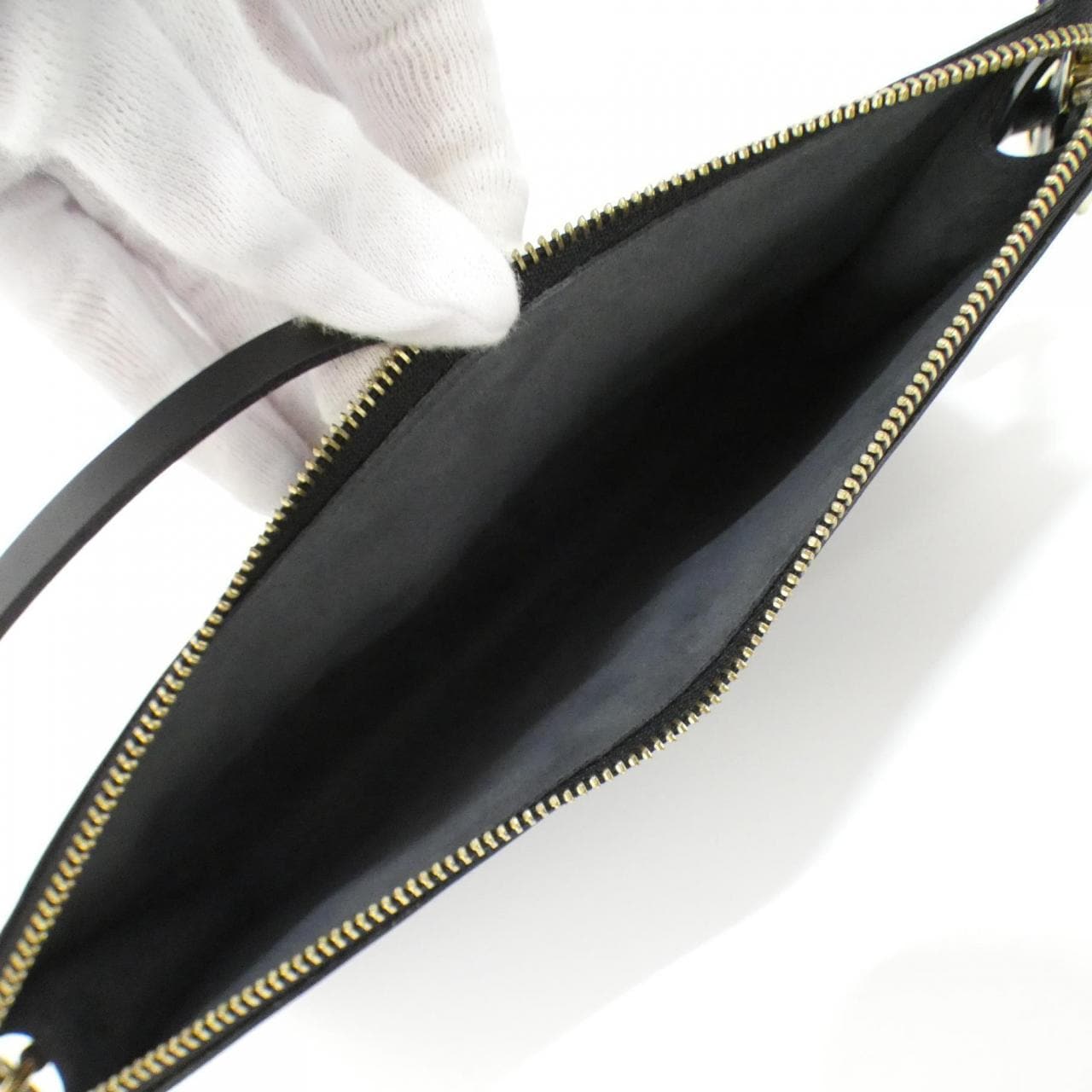 Louis_Vuitton_Epi_Pochette_Accessoires_24cm_M52942_Accessory_Pouch_9