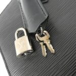 Louis_Vuitton_Epi_Pont_Neuf_PM_M59072_Bag_5