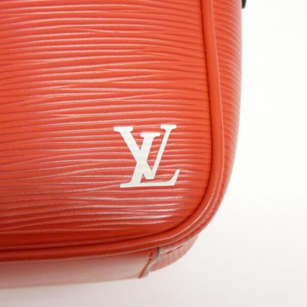 Louis_Vuitton_Epi_Supreme_Danube_PM_M53417_Shoulder_Bag_5