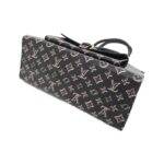 Louis_Vuitton_Fall_For_You_OnTheGo_MM_M46154_Bag_3