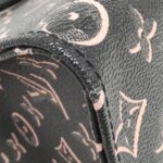 Louis_Vuitton_Fall_For_You_OnTheGo_MM_M46154_Bag_3