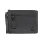 Louis_Vuitton_LV_Aerogram_Pochette_IPAD_M69837_Bag_1