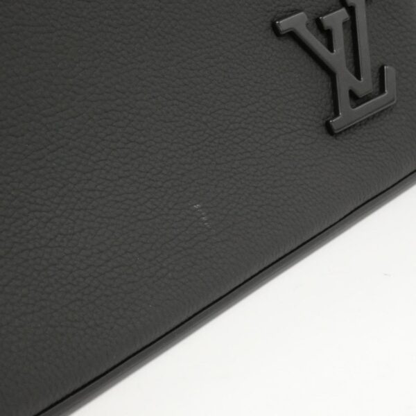 Louis_Vuitton_LV_Aerogram_Pochette_IPAD_M69837_Bag_4