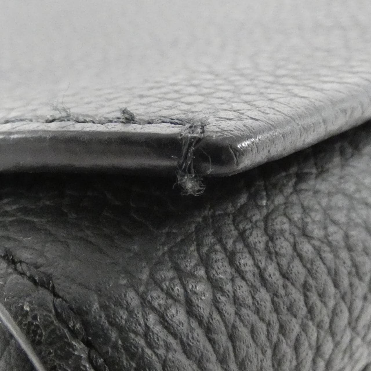 Louis_Vuitton_LV_Aerogram_Take_Off_Sling_M57081_Shoulder_Bag_4